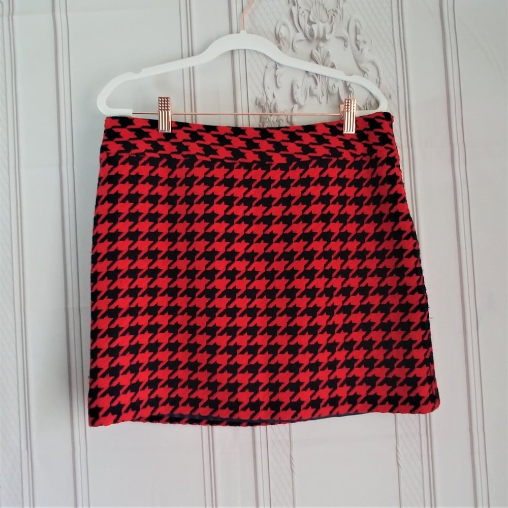 Tommy Hilfiger - Wool Blend Mini Skirt - Size 8 - Houndstooth - Red and Navy